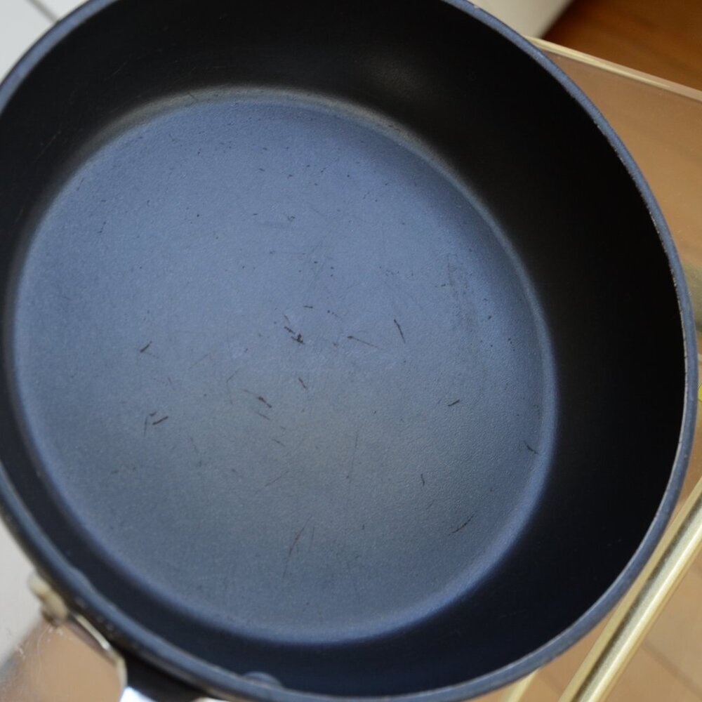 All Clad HA1 Expert Cookware, Nonstick Fry Pan 8 inch - Picture 4 of 12
